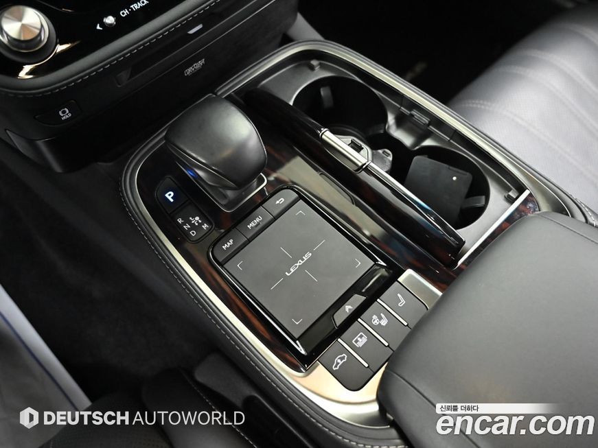 Lexus LS 2022