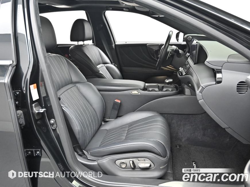 Lexus LS 2022