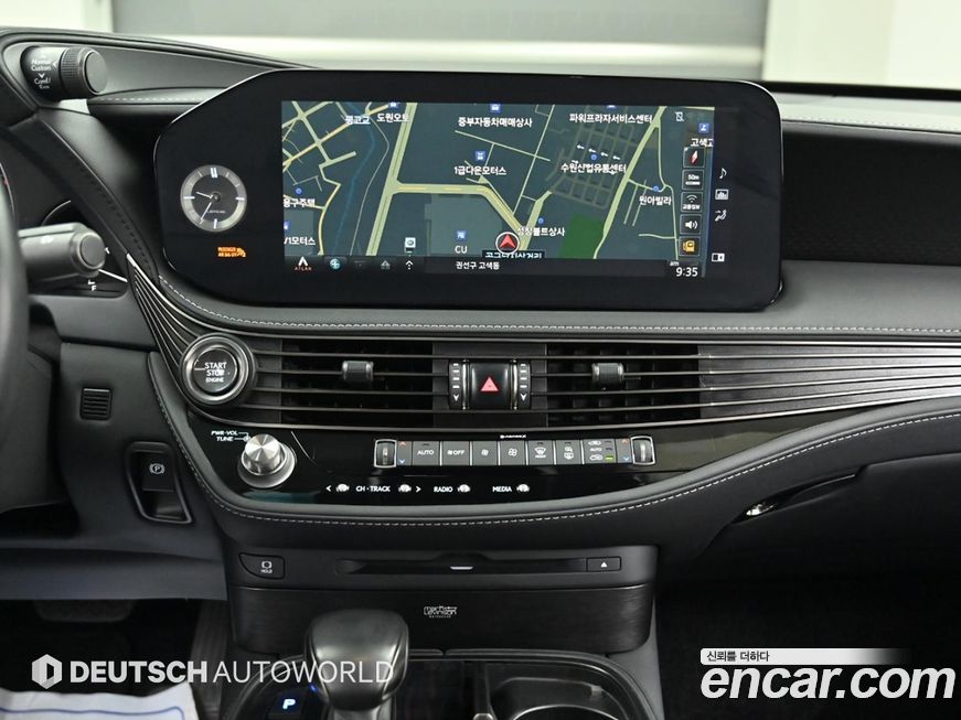 Lexus LS 2022