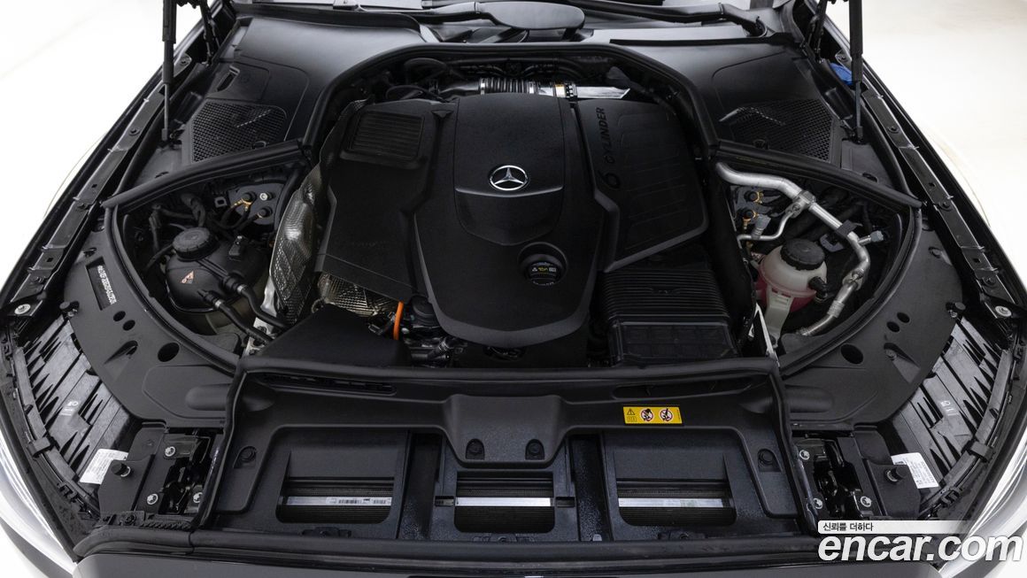 Mercedes-Benz S-Class 2025