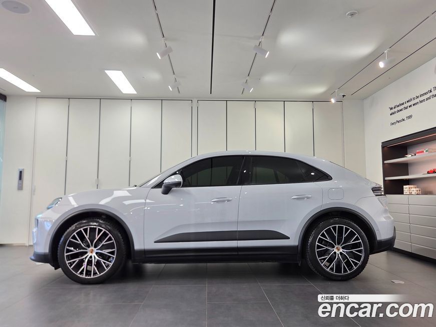 Porsche Macan 2025