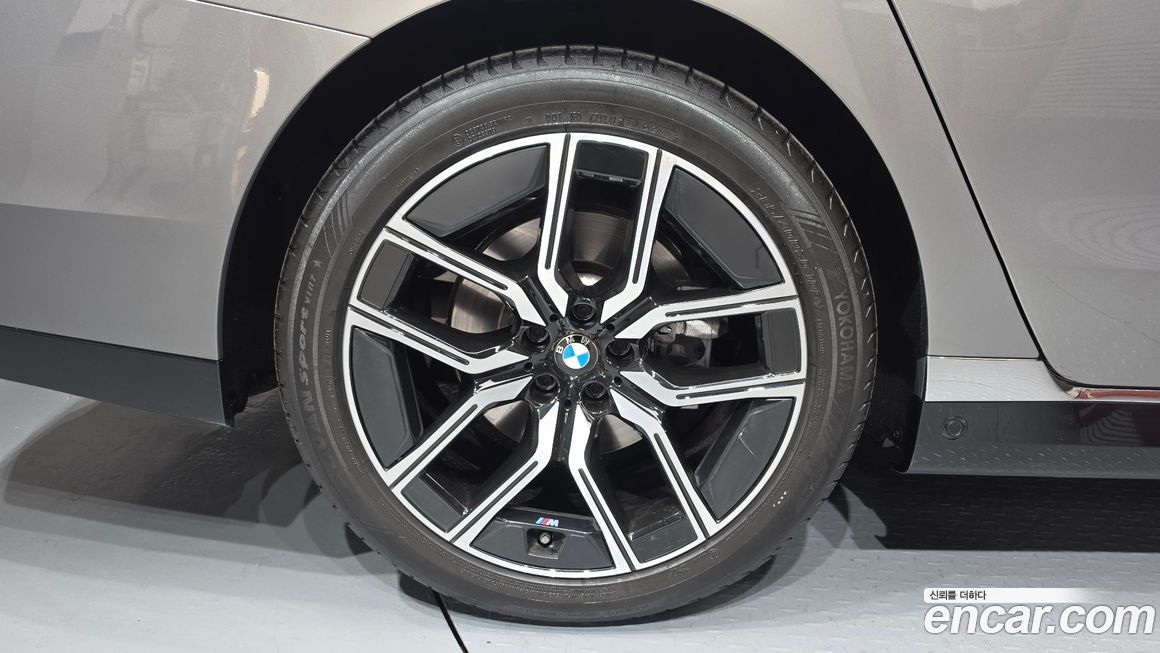 BMW 7-Series 2025