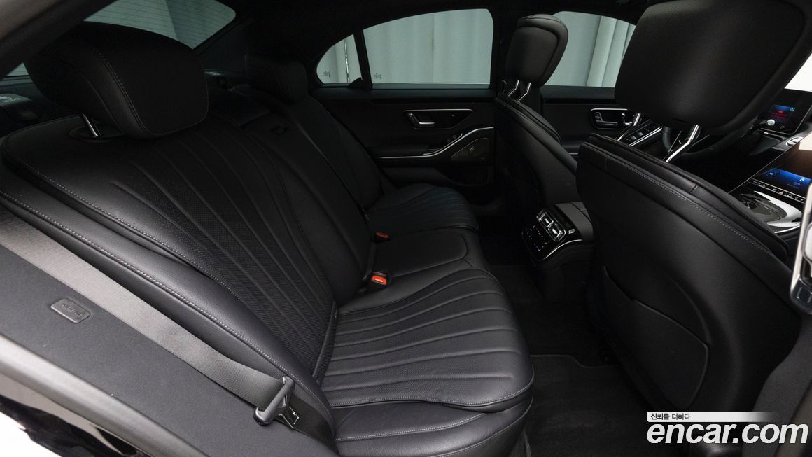 Mercedes-Benz S-Class 2025