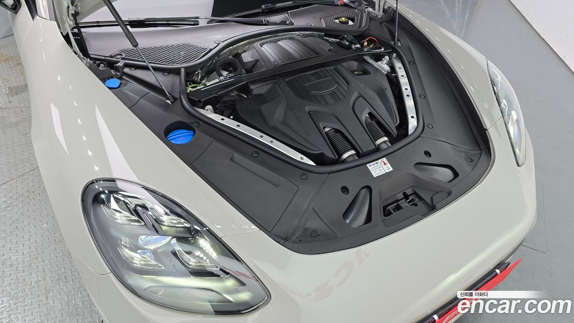 Porsche Panamera 2023