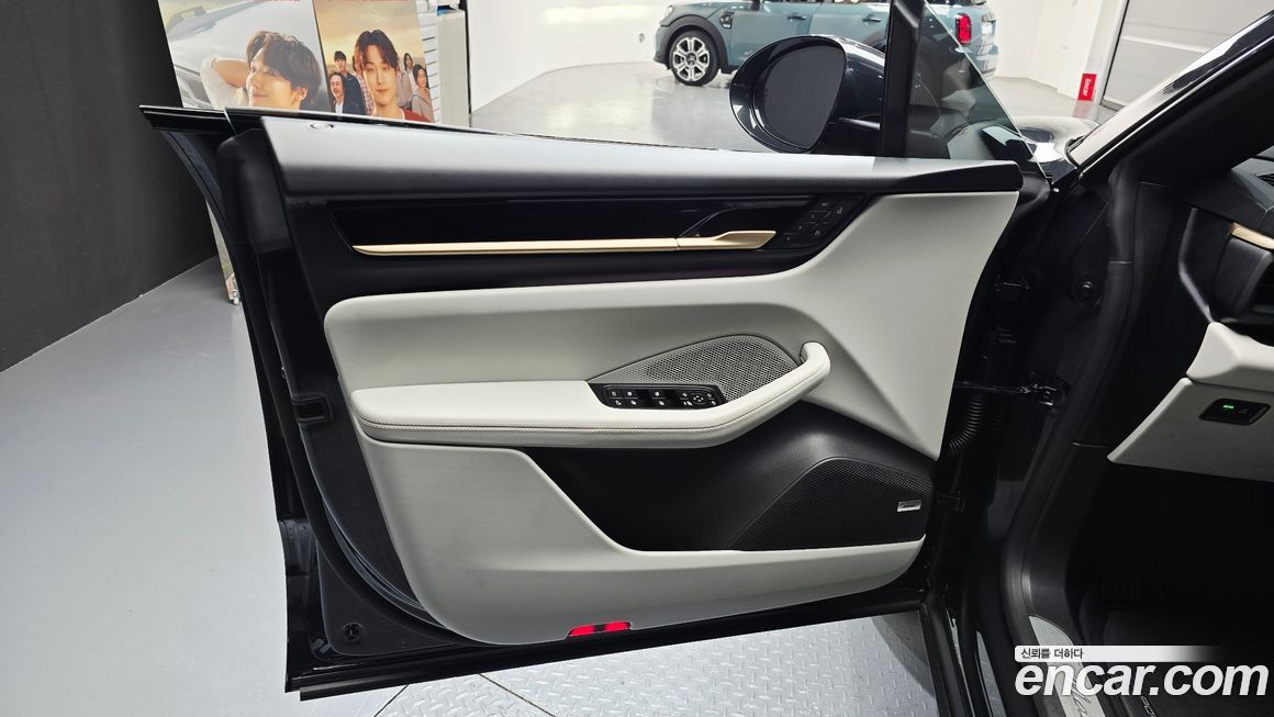 Porsche Macan 2025