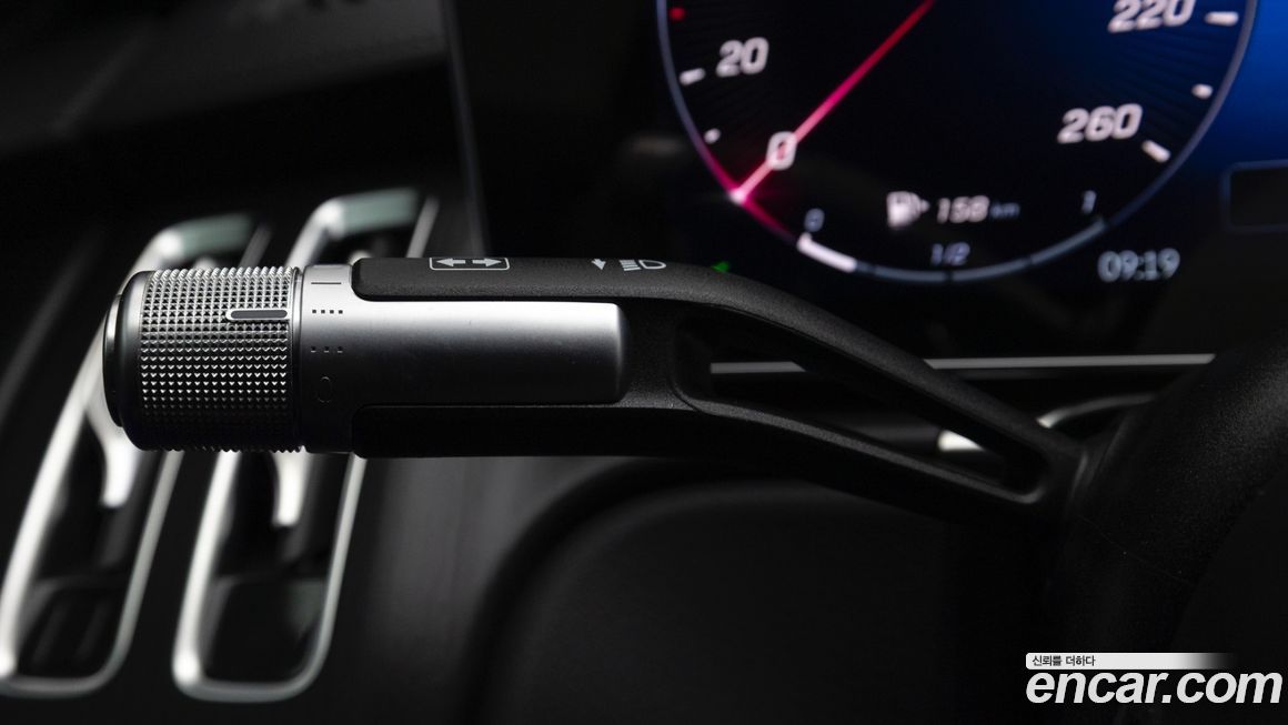 Mercedes-Benz S-Class 2025