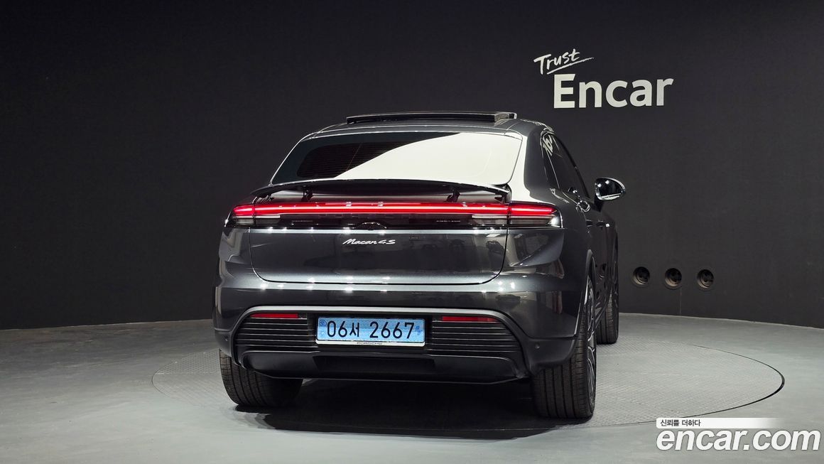 Porsche Macan 2025