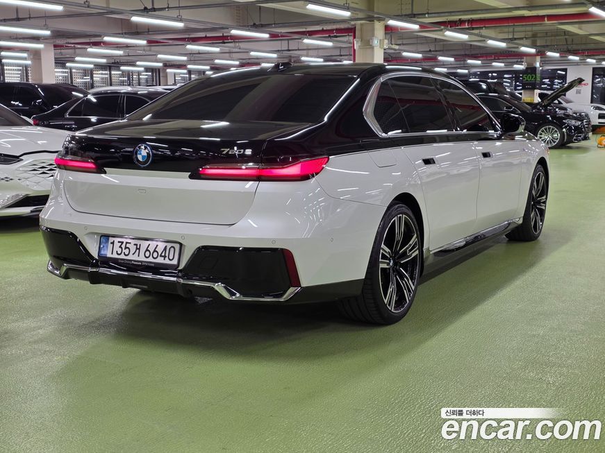 BMW 7-Series 2024