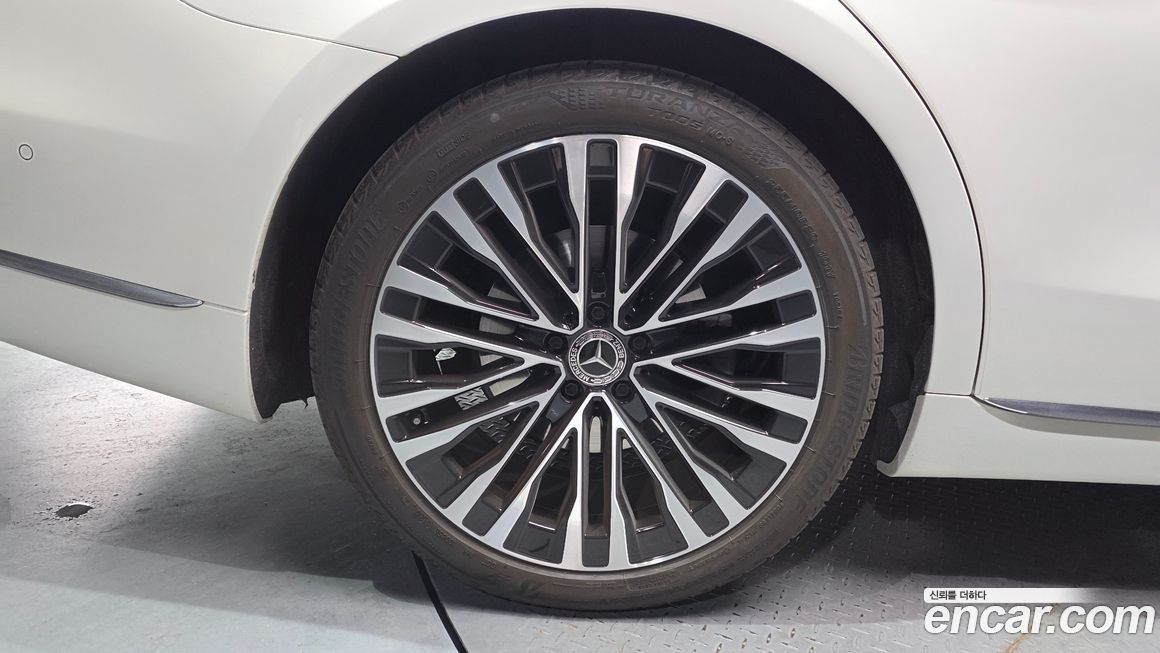 Mercedes-Benz S-Class 2023