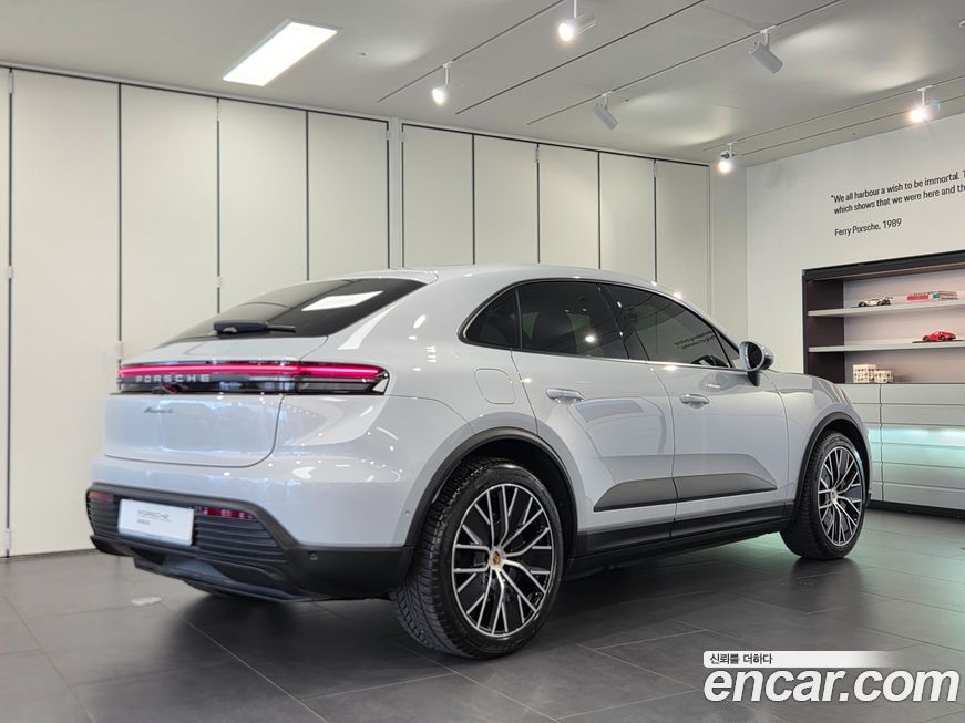 Porsche Macan 2025