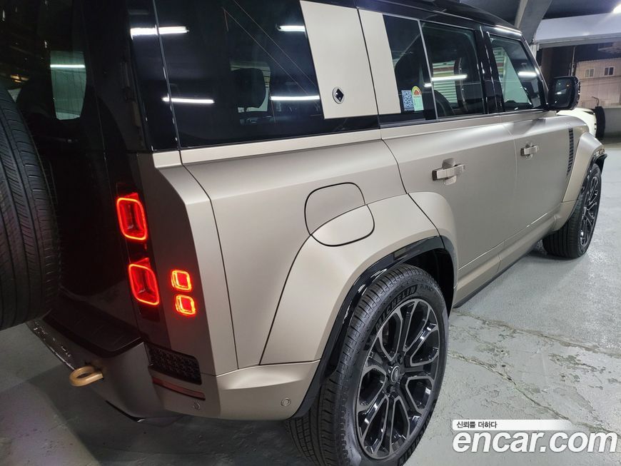 Land Rover Defender 2025