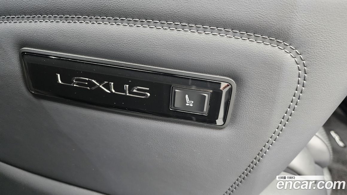 Lexus LM 2025