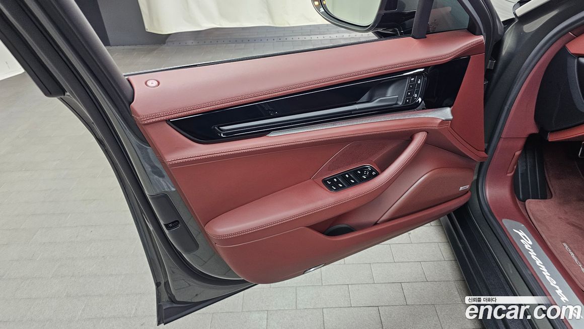 Porsche Panamera 2025