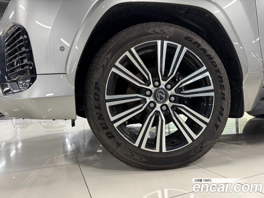 Lexus LX 2025
