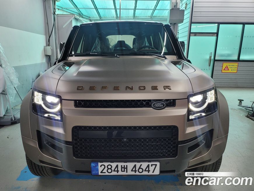 Land Rover Defender 2025