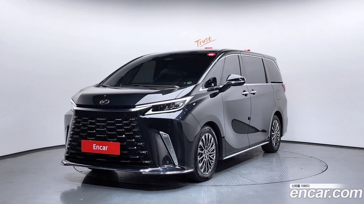 Lexus LM 2025