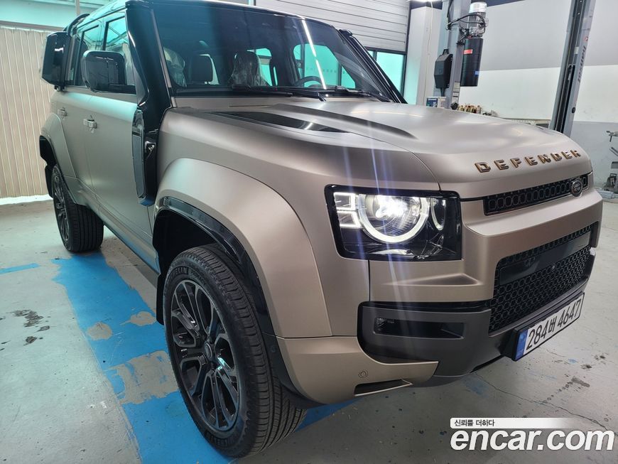 Land Rover Defender 2025