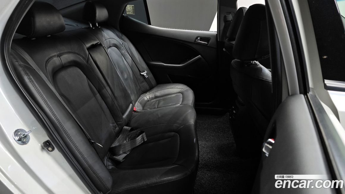 Kia K5 2011