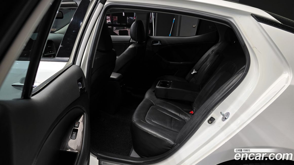 Kia K5 2011