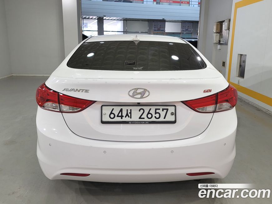Hyundai AVANTE 2013