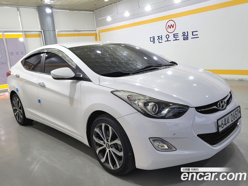 Hyundai AVANTE 2013