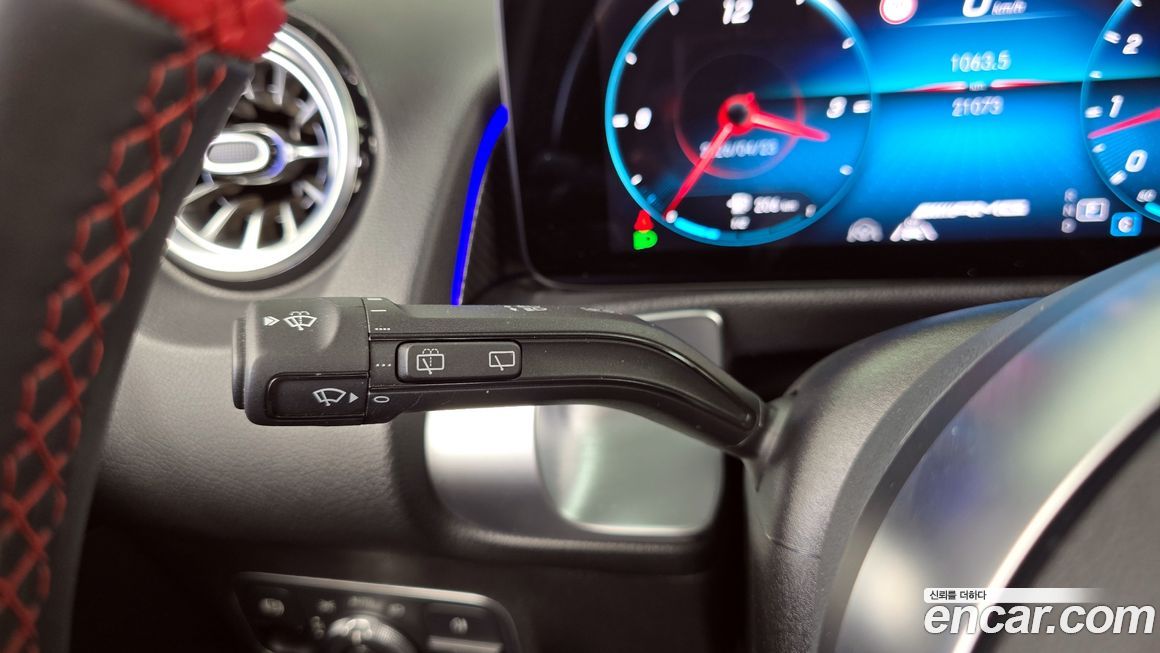 Mercedes-Benz GLB-Class 2023