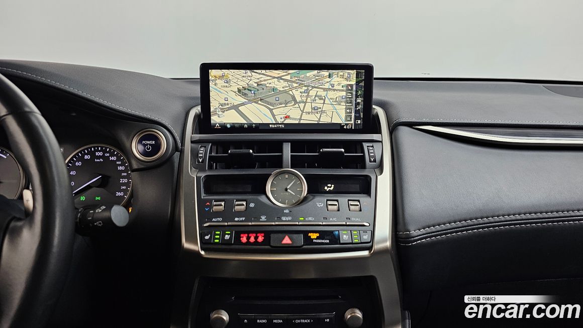 Lexus NX 2019