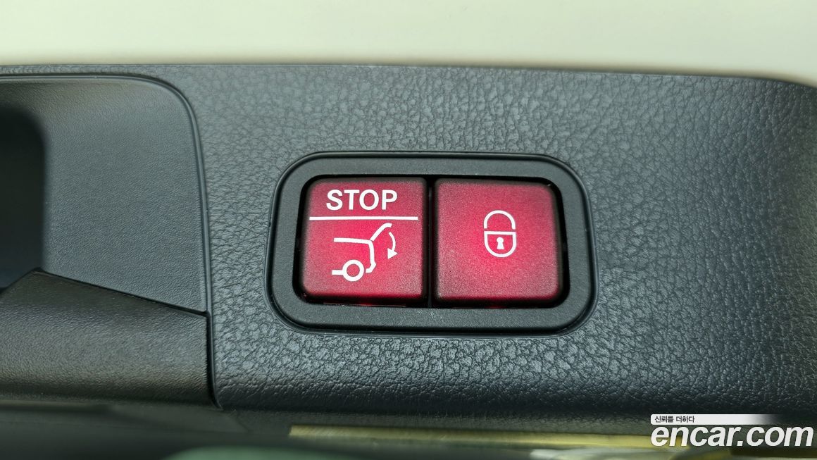 Mercedes-Benz GLB-Class 2023