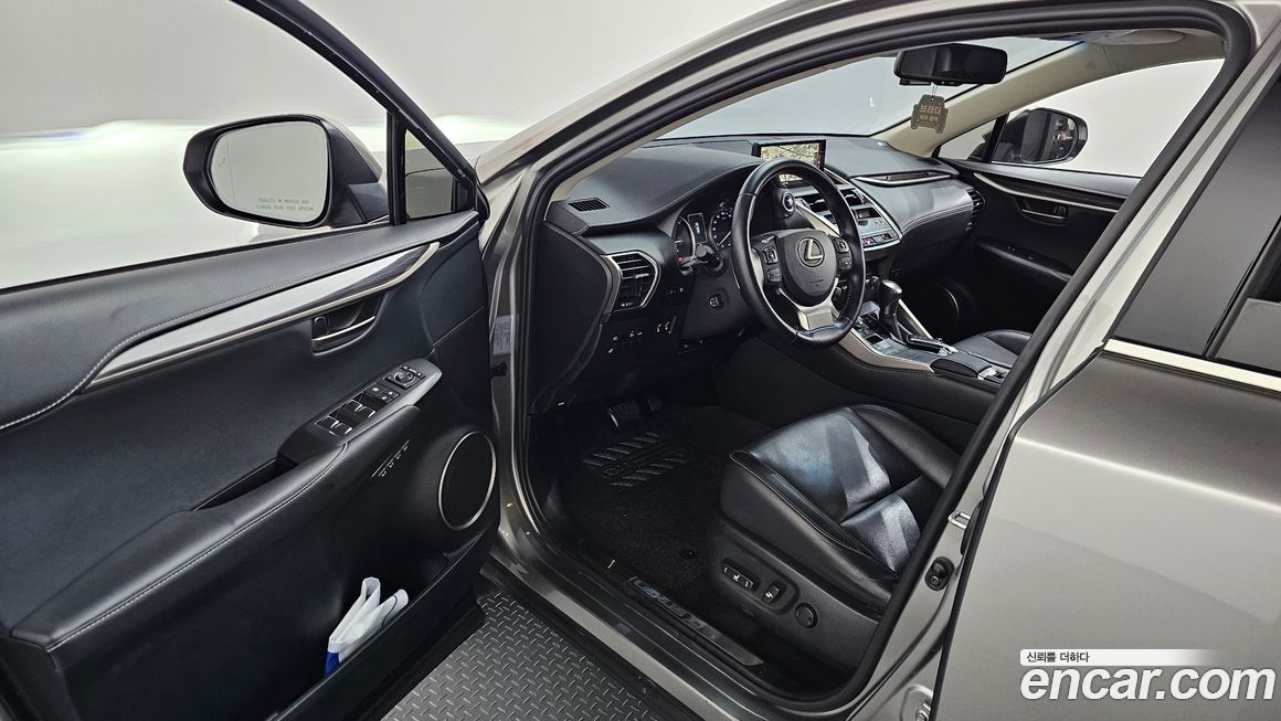 Lexus NX 2019