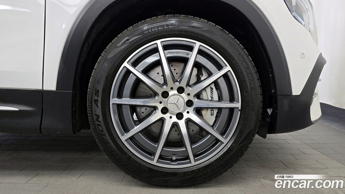 Mercedes-Benz GLB-Class 2023