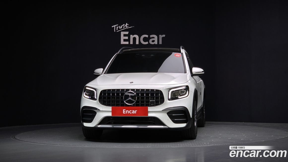 Mercedes-Benz GLB-Class 2023