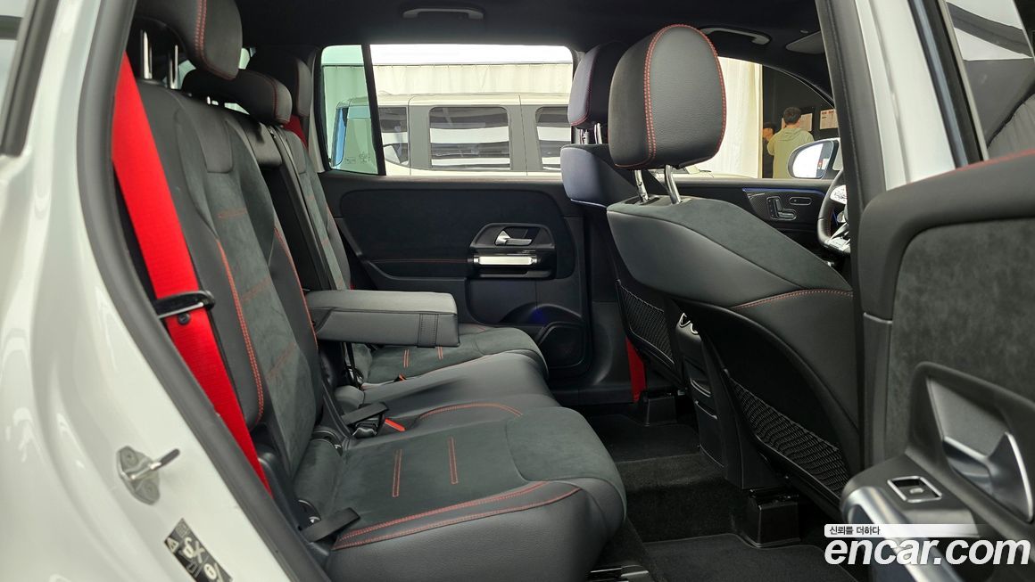 Mercedes-Benz GLB-Class 2023