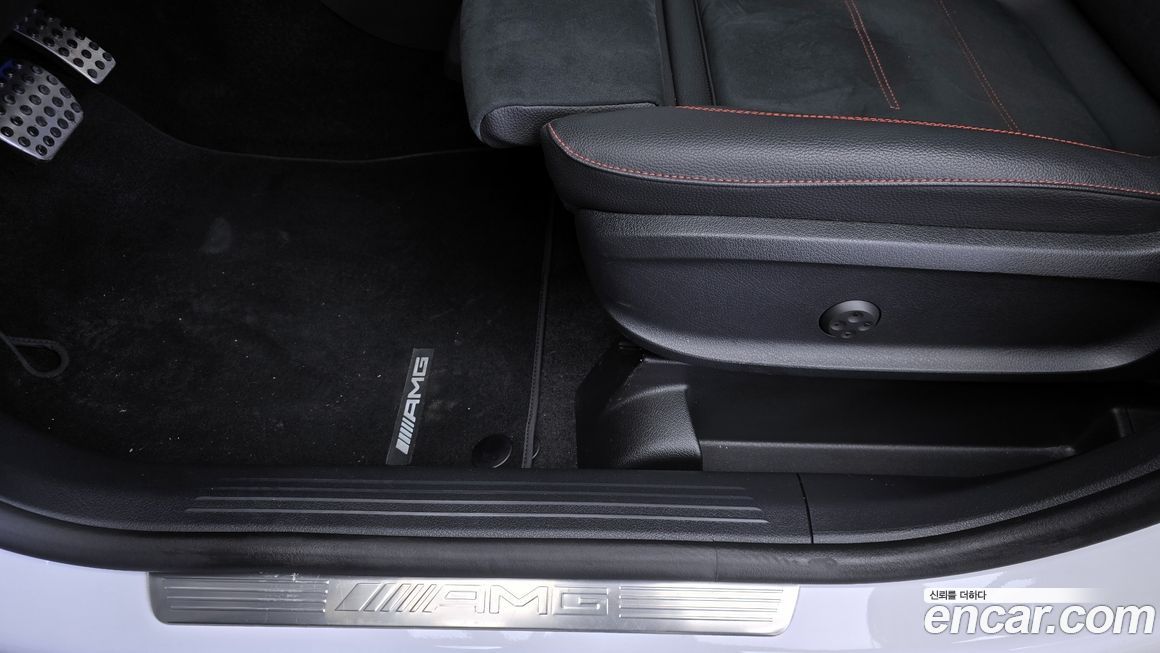 Mercedes-Benz GLB-Class 2023