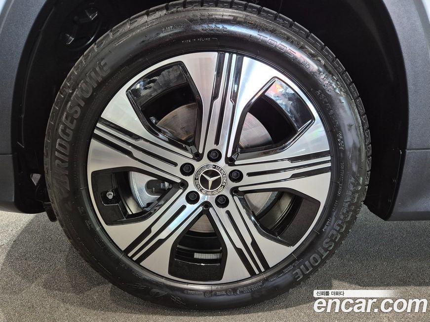 Mercedes-Benz EQB 2026