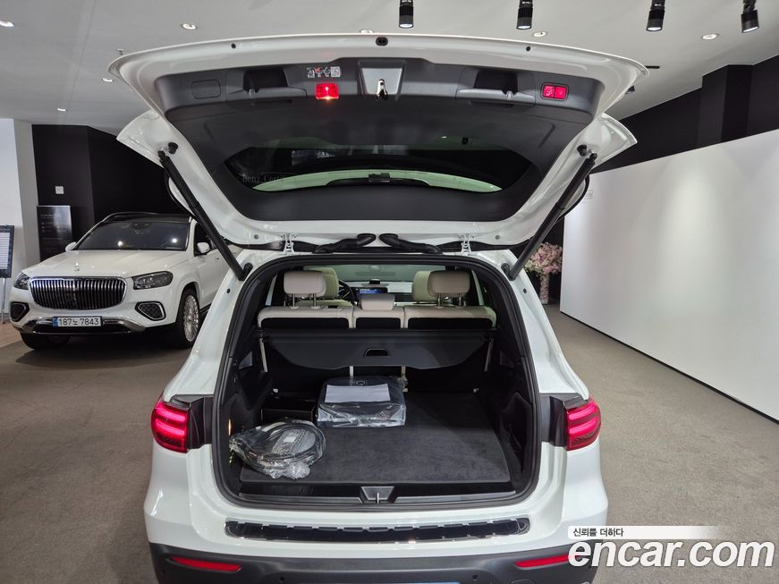 Mercedes-Benz EQB 2026