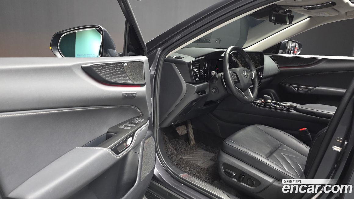Lexus NX 2025