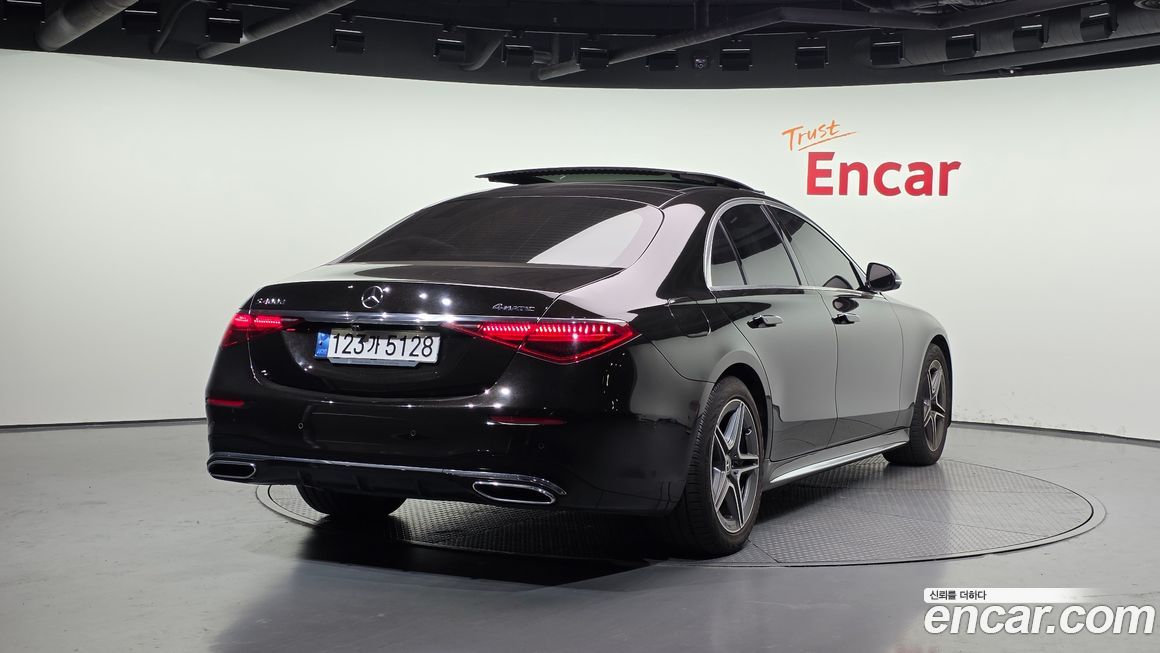 Mercedes-Benz S-Class 2021