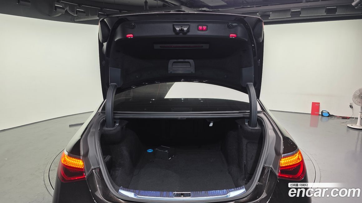 Mercedes-Benz S-Class 2021