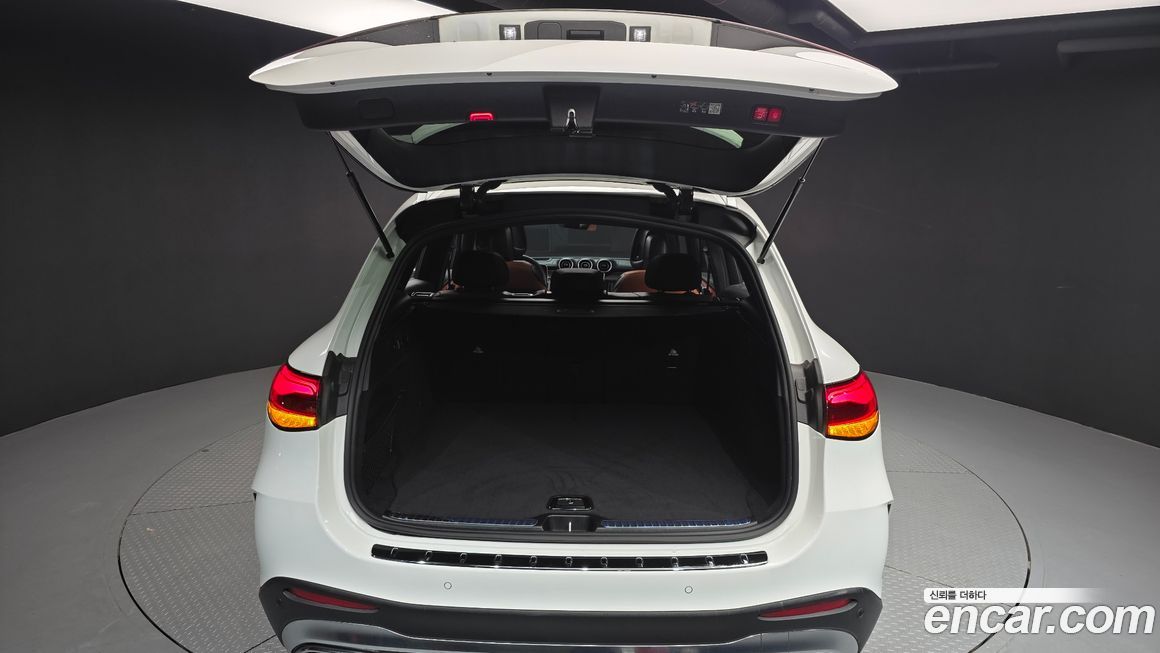 Mercedes-Benz GLC-Class 2024