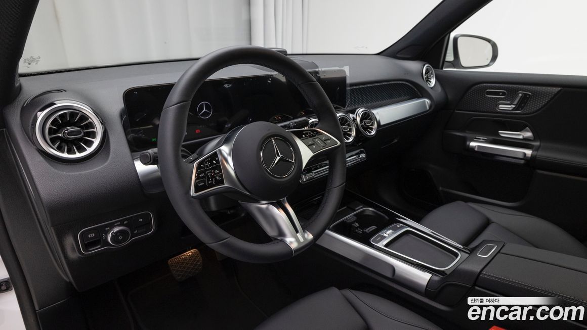 Mercedes-Benz EQB 2025