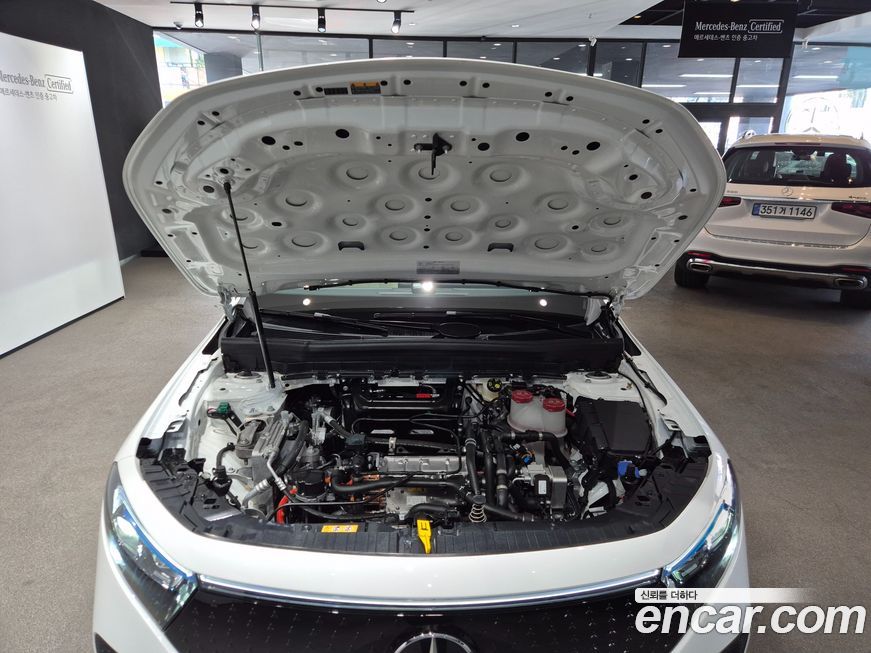 Mercedes-Benz EQB 2026