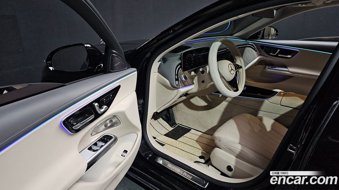 Mercedes-Benz E-Class 2024