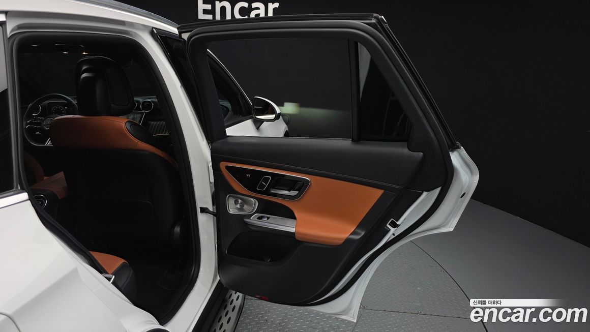 Mercedes-Benz GLC-Class 2024