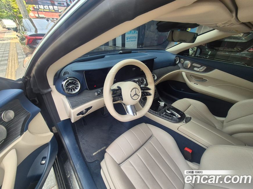 Mercedes-Benz E-Class 2022