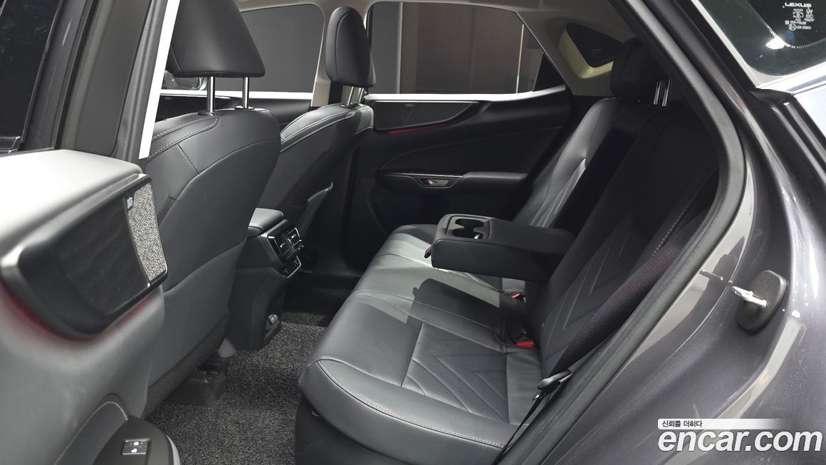 Lexus NX 2025