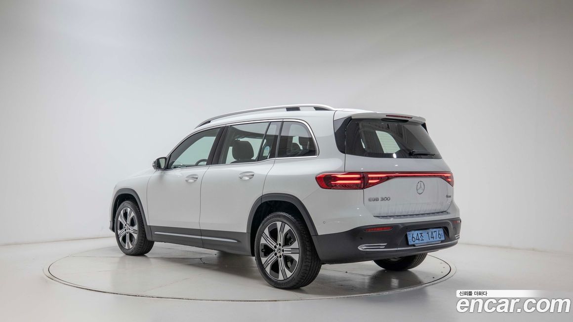 Mercedes-Benz EQB 2025