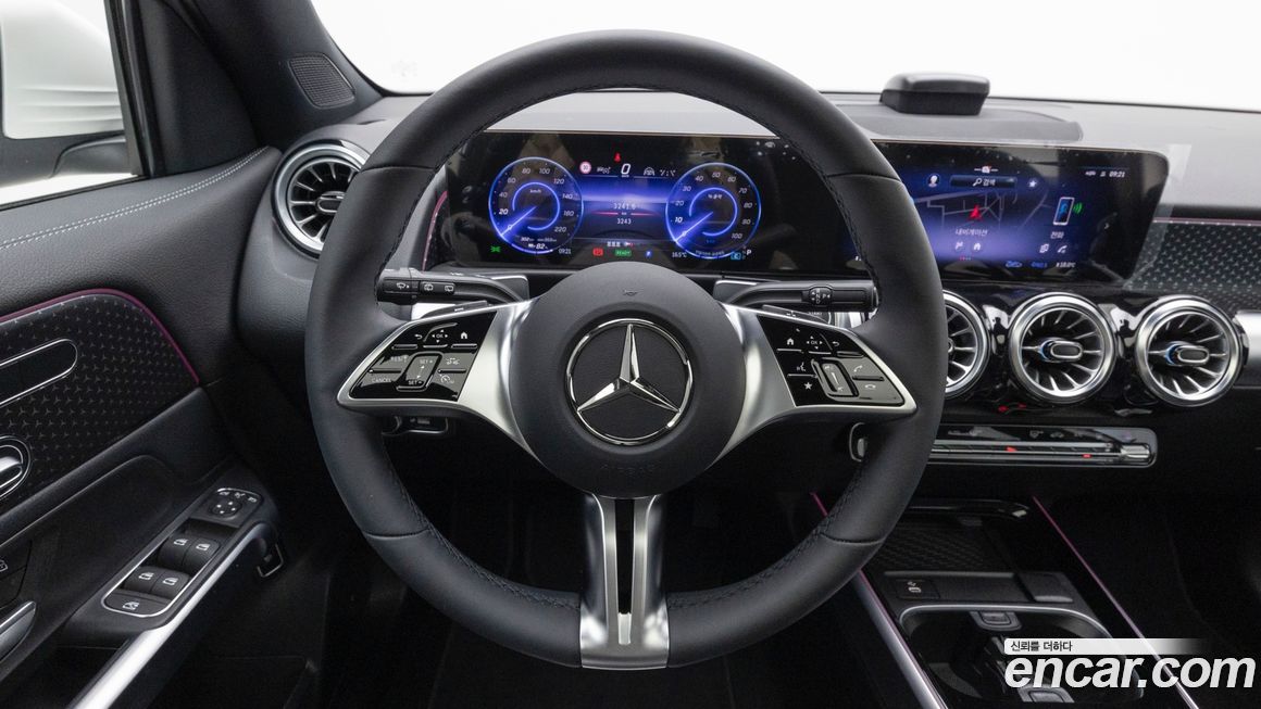 Mercedes-Benz EQB 2025