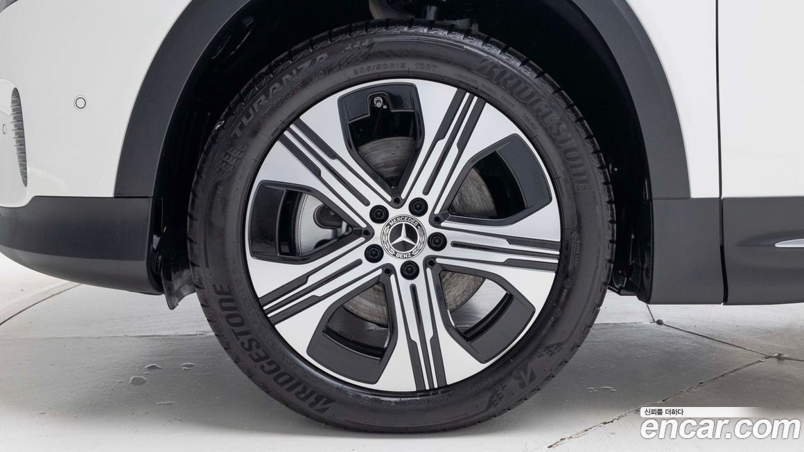 Mercedes-Benz EQB 2025