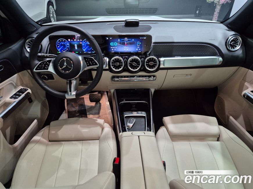 Mercedes-Benz EQB 2026