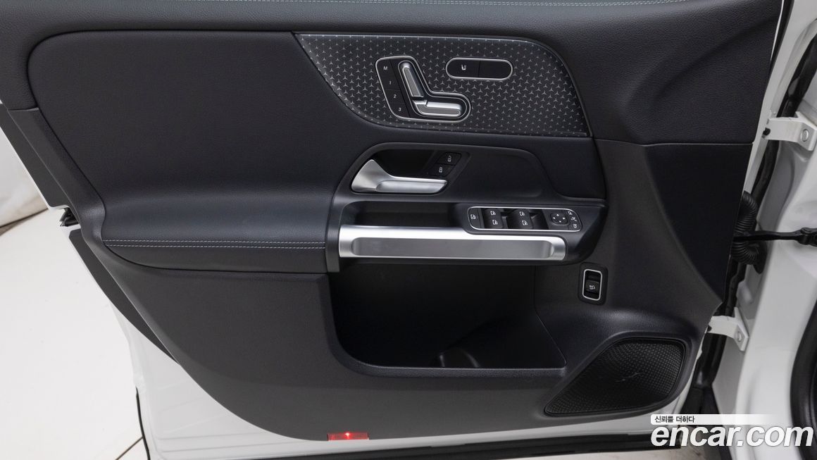 Mercedes-Benz EQB 2025